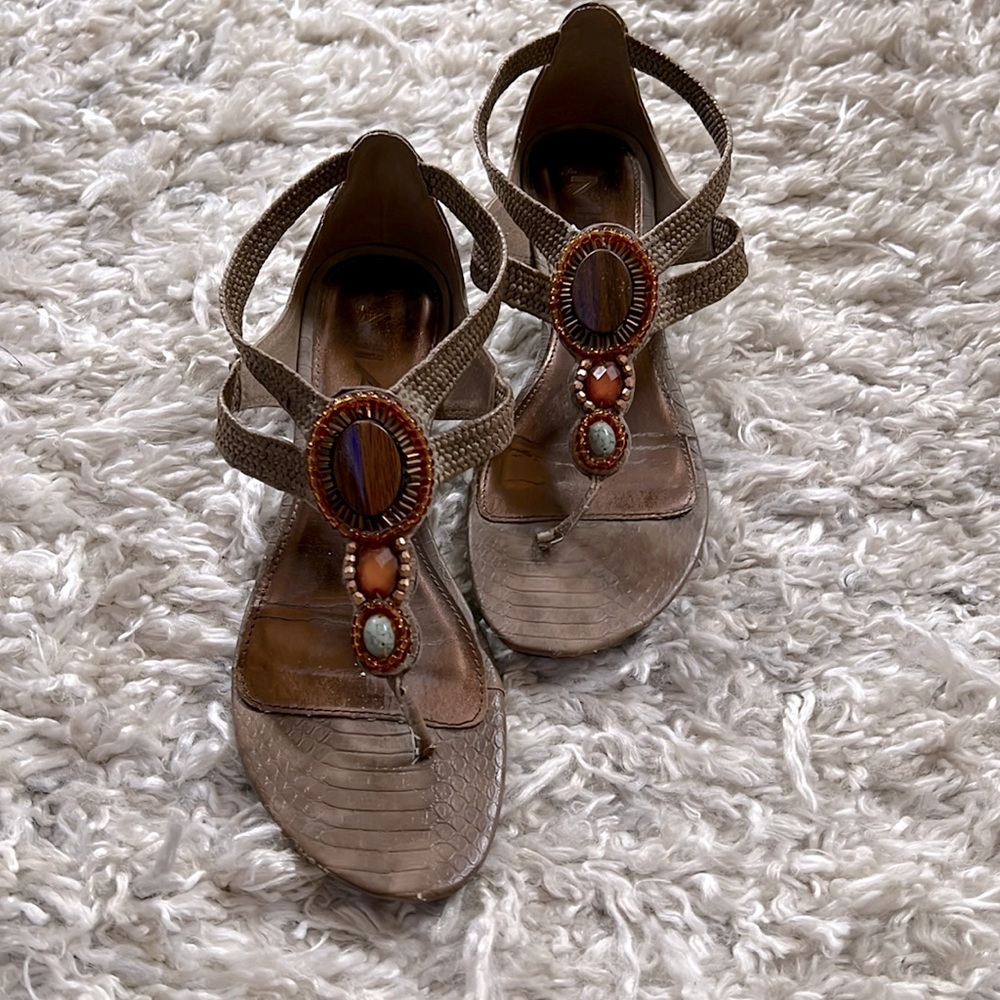 MIA thong sandals